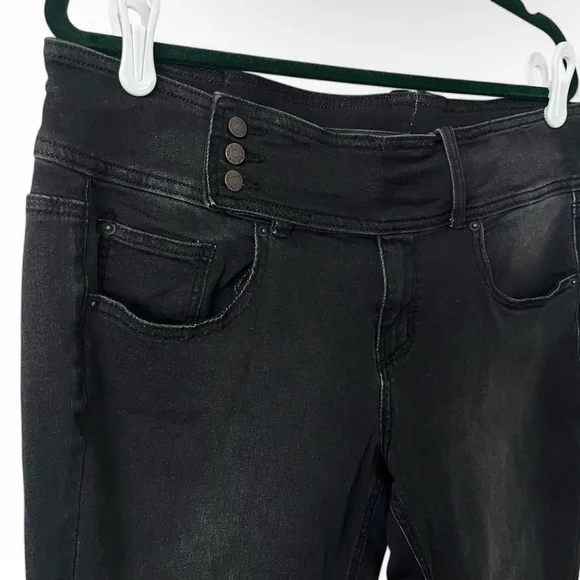 BDG Urban Outfitters Y2K Belted Flare Low Rise Jean Dark Wash Size 33 Black Slim - Picture 3 of 16